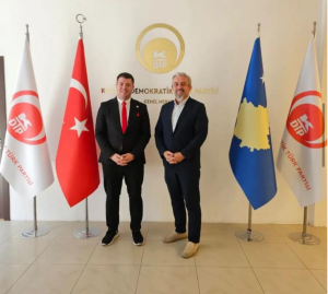 BALGENÇ heyetinin Enis Kervan ile Kosova’daki ziyaretinden bir kare
