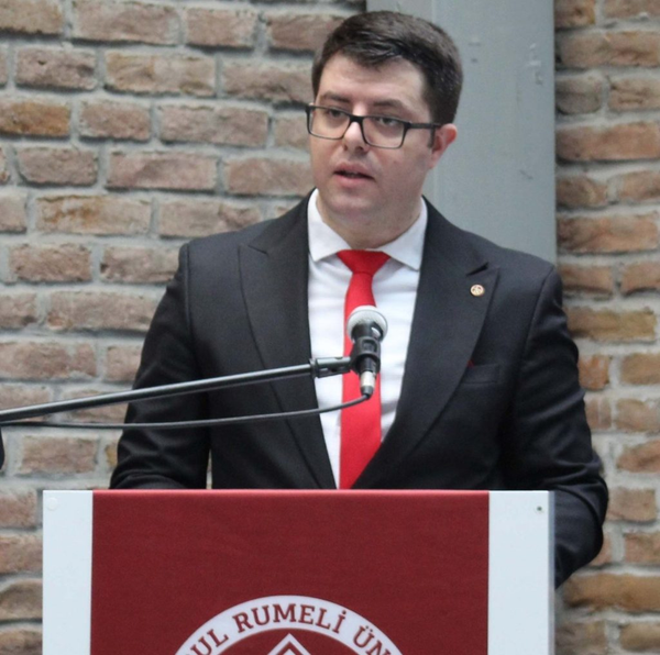 Dr. Erdem EREN portresi
